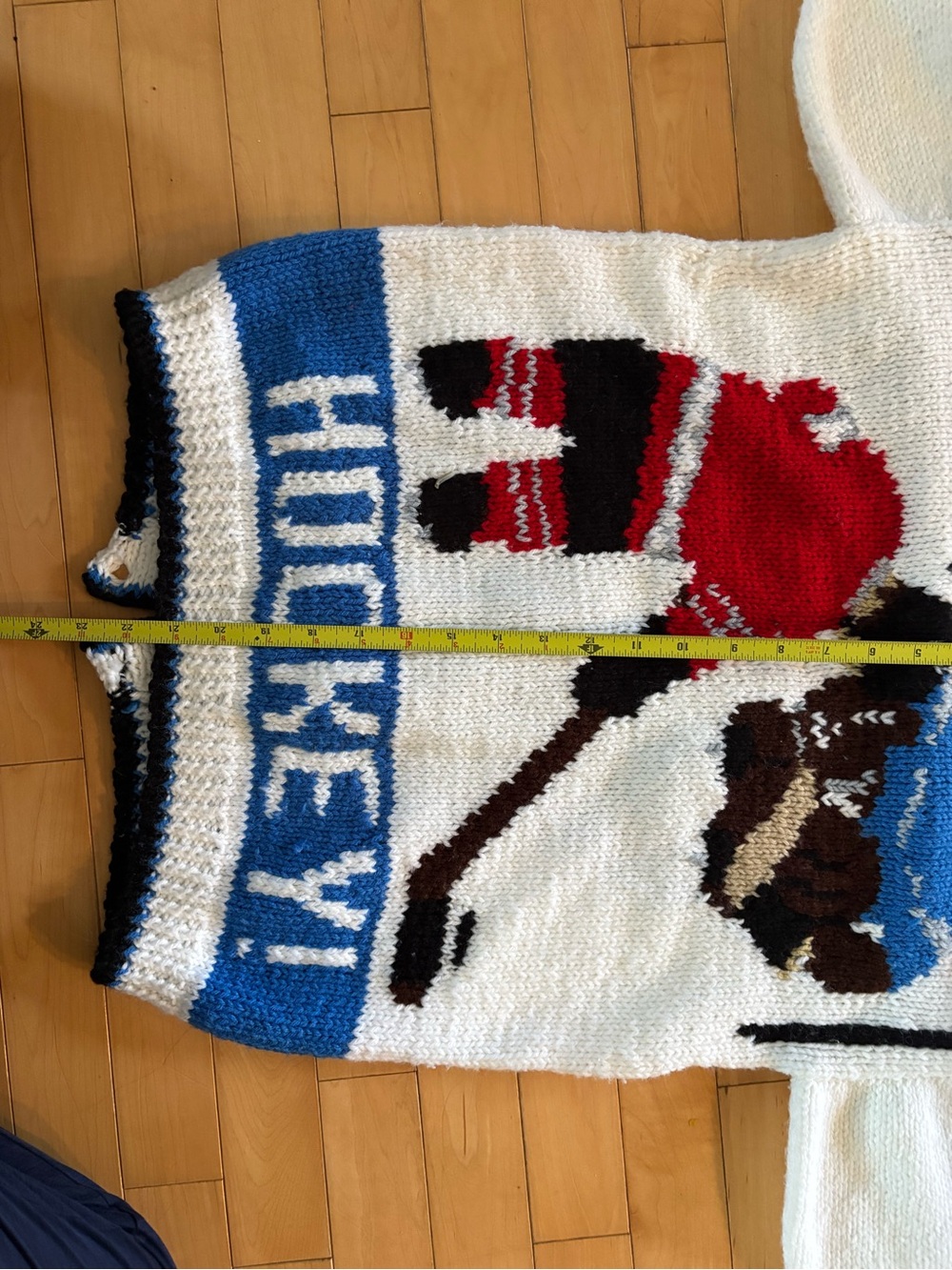Handmade Hockey Cardigan youth large or women’s small - Picture 11 of 13